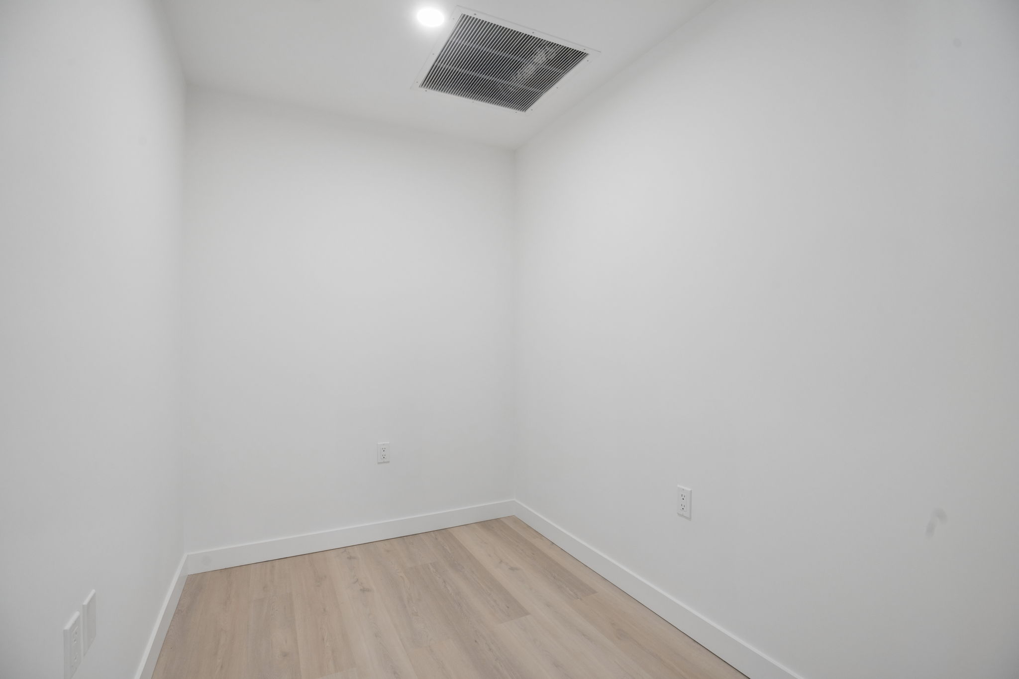 Home 402 photo 21