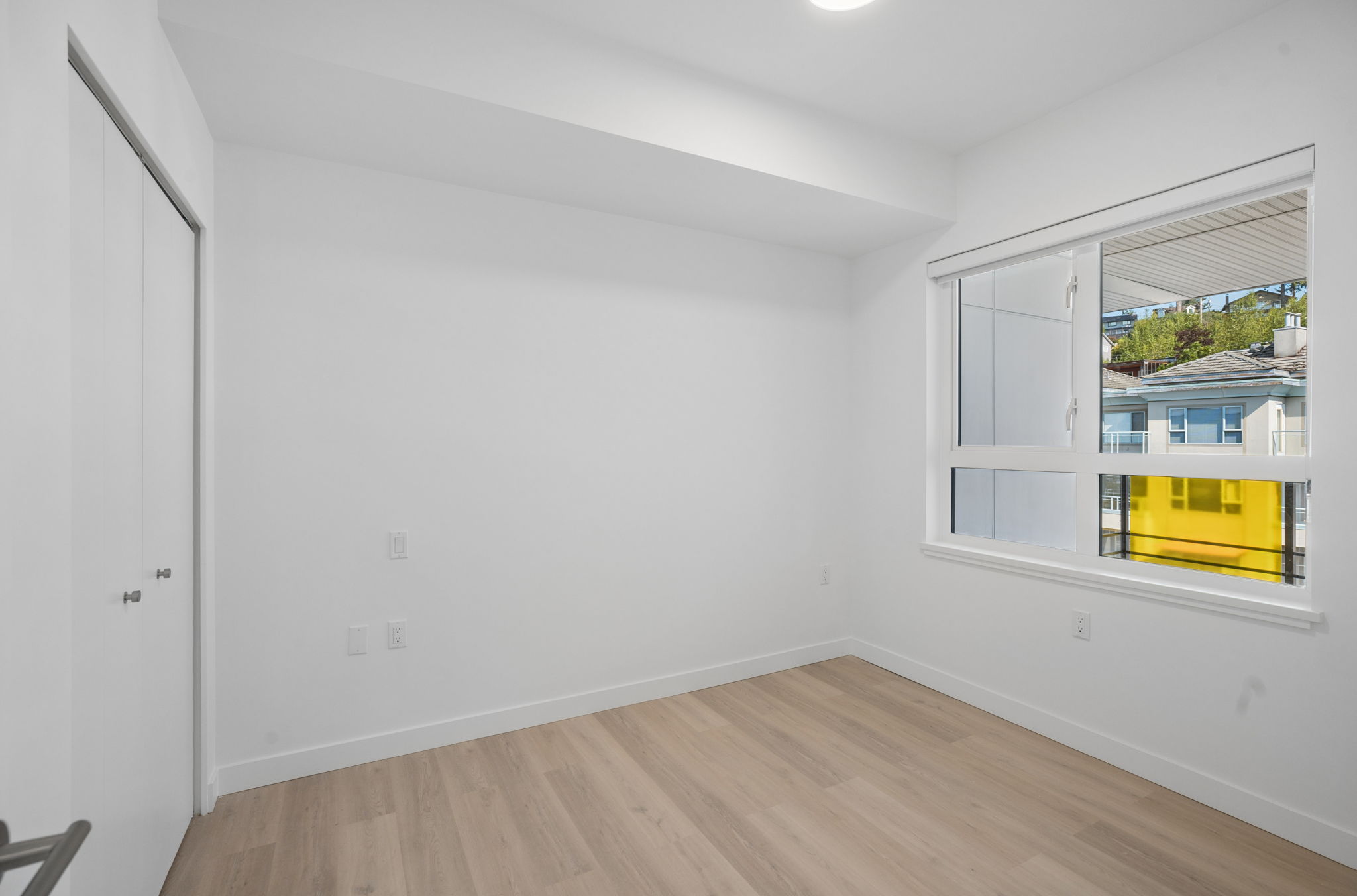 Home 402 photo 27